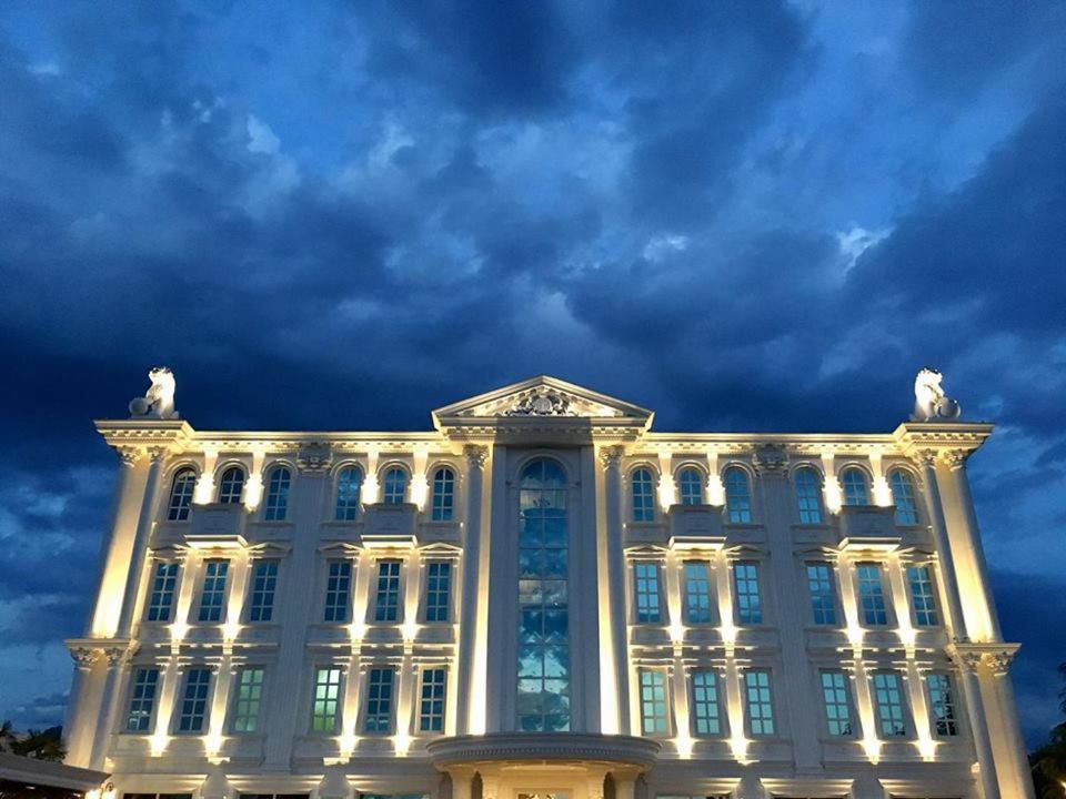 Hotel Britania Tirana Exterior photo